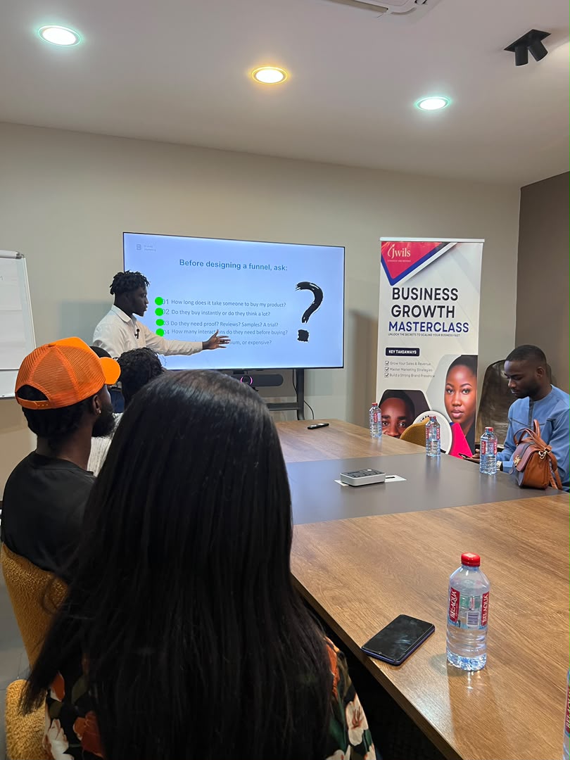 JDI students following a live session